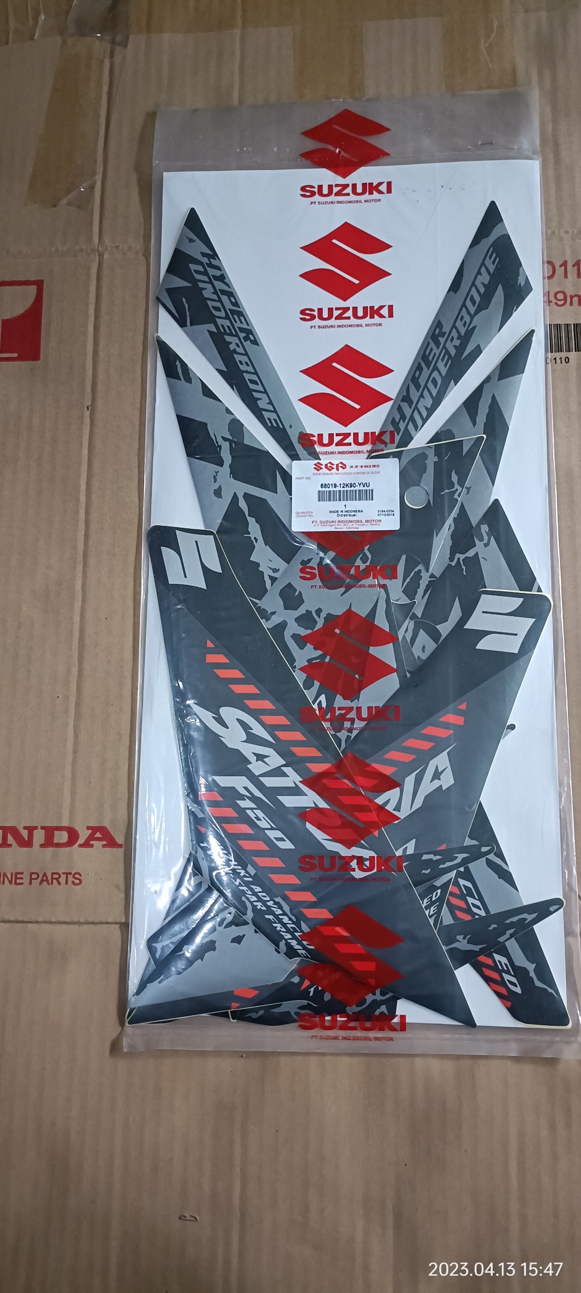 TEM SATRIA ĐEN XÁM